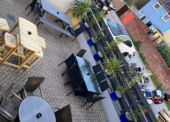 Harry'S Hotel & Restaurant