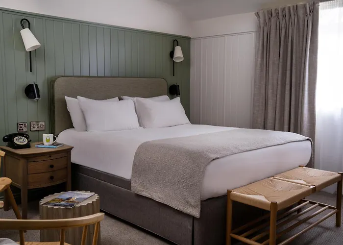 North Lakes Hotel And Spa