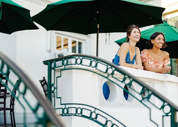 Glorietta Bay Inn