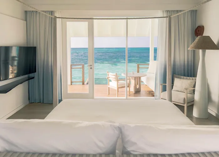 Lux* South Ari Atoll Resort & Villas Dhidhoofinolhu