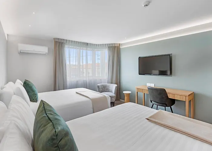 Hotel Elms Christchurch, An Ascend Collection Hotel