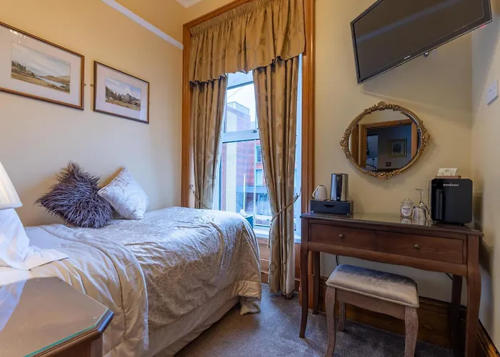 Brooklands 5 Star Guest House