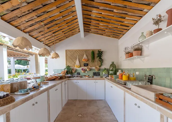 Hotel La Tartane Saint-Tropez