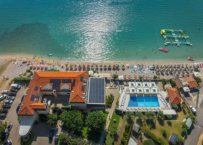 Hotel Dobrovit