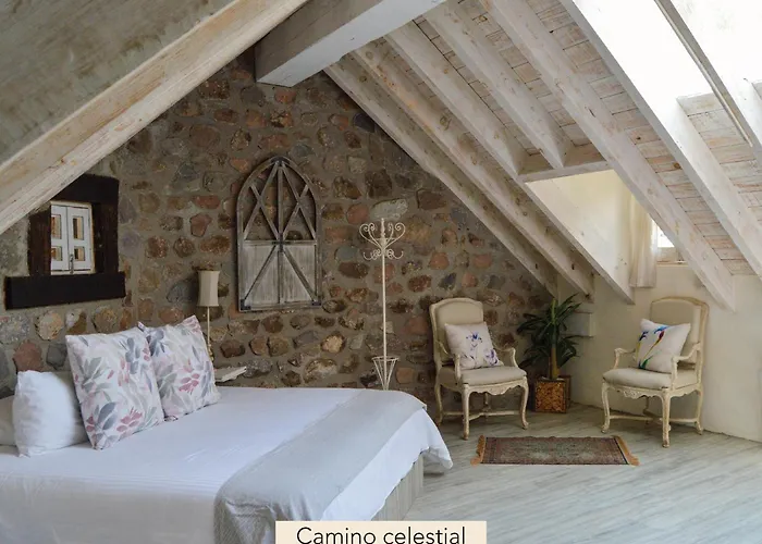 Hotel de Piedra Bernal