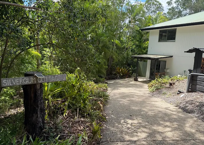 Hunchy Hideaway