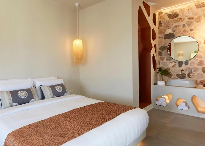 Aeon Suites - Adults Only