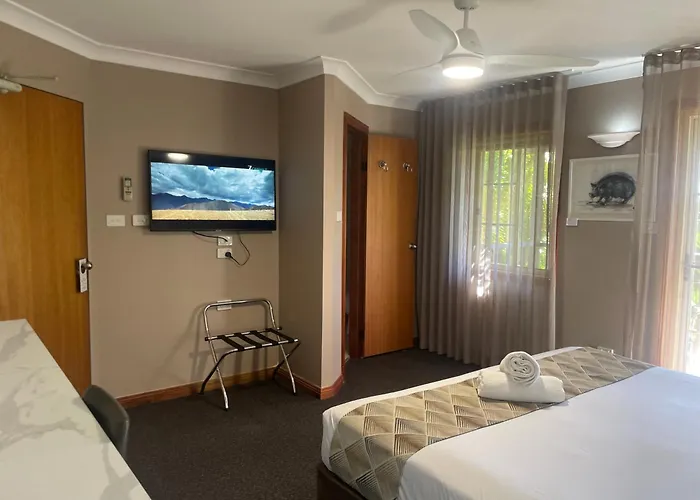 Oasis Inn Ulladulla - Welcoming Guests 18 Years And Older