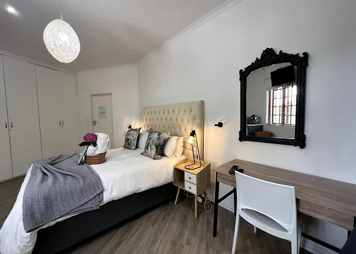 Kelkiewyn Waterkloof Guesthouse