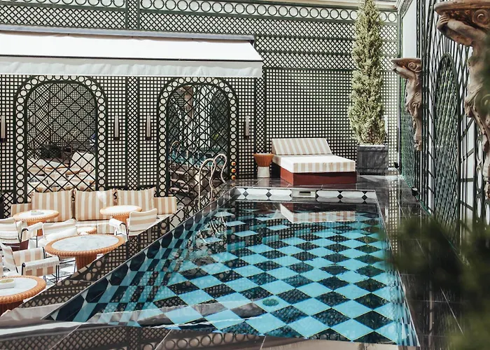 Sax Paris, Lxr s & Resorts