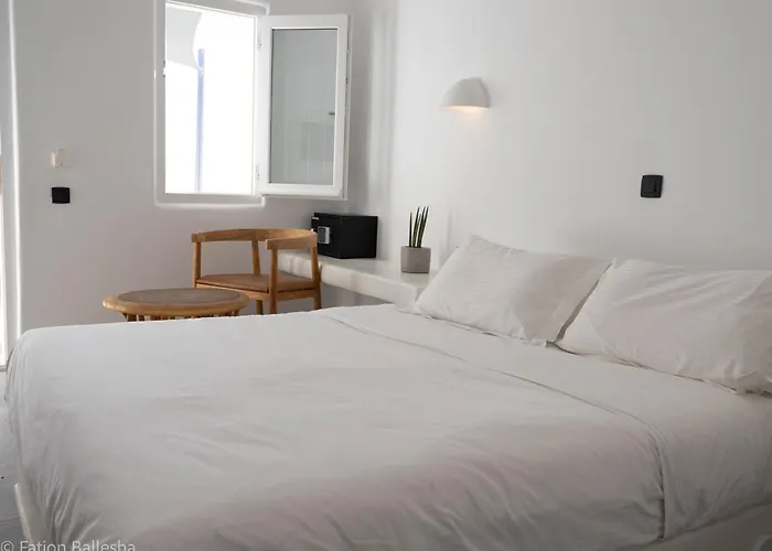 Nomikos Villas