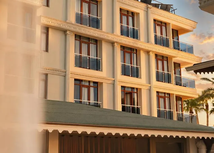 Qinn Hotel
