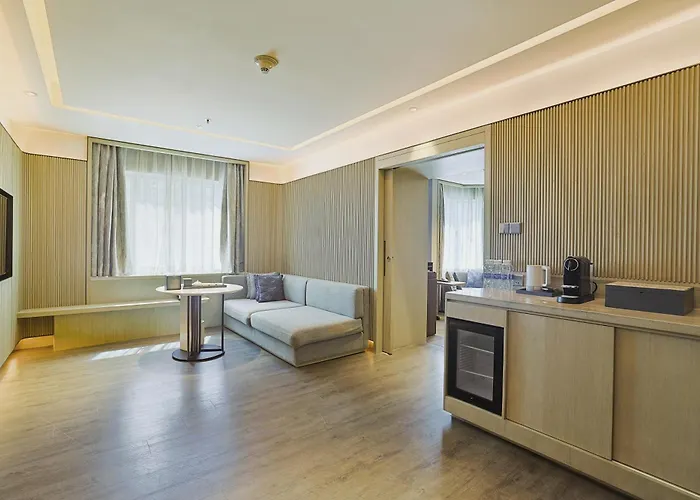 Renaissance Shenzhen Luohu Hotel