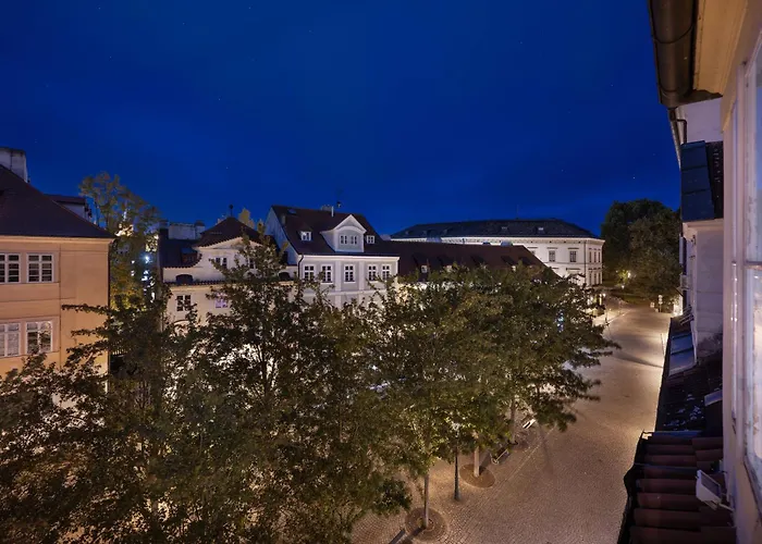 Hotel At The Golden Scissors