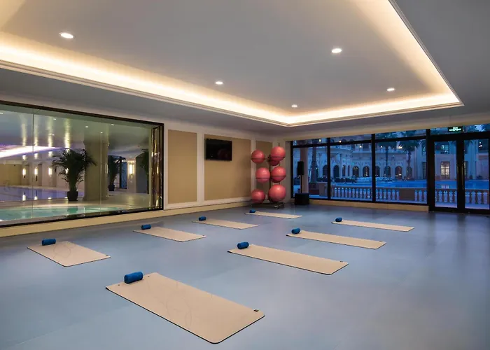 Radisson Blu Forest Manor Hongqiao - Near Necc