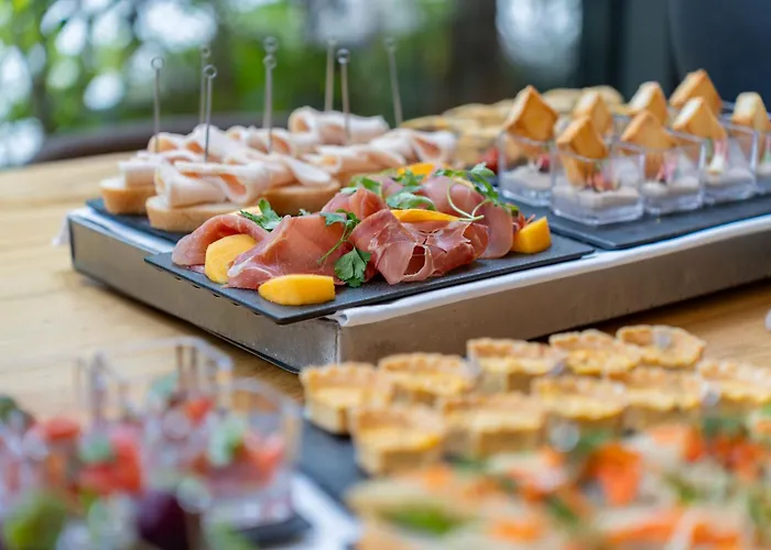 Courtyard By Marriott Osaka Honmachi