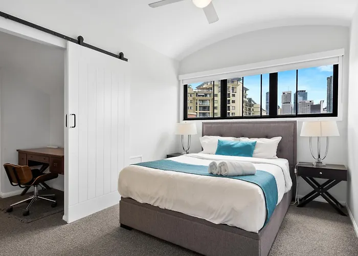 Central Brunswick Apartment Hotel