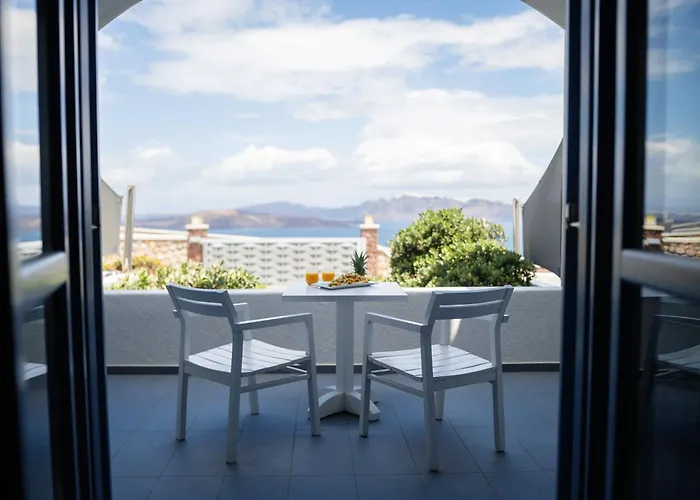 Acroterra Rosa Luxury Suites & Spa