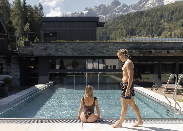 Aparthotel Familiaris - Family Apartments - Pools & Spa In Dolomites
