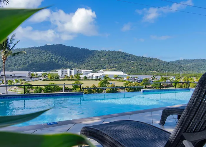 At Waterfront Whitsunday Retreat - Adults Only