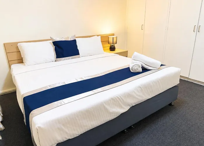 City Edge East Melbourne Apartment Hotel