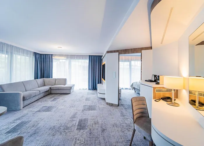 Hotel Senator
