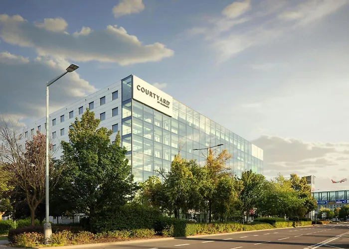 Courtyard By Marriott Prague Airport