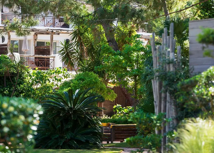 Grand Hotel De Cala Rossa & Spa Nucca