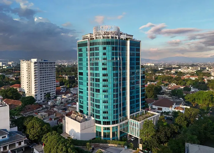 Crowne Plaza By Ihg
