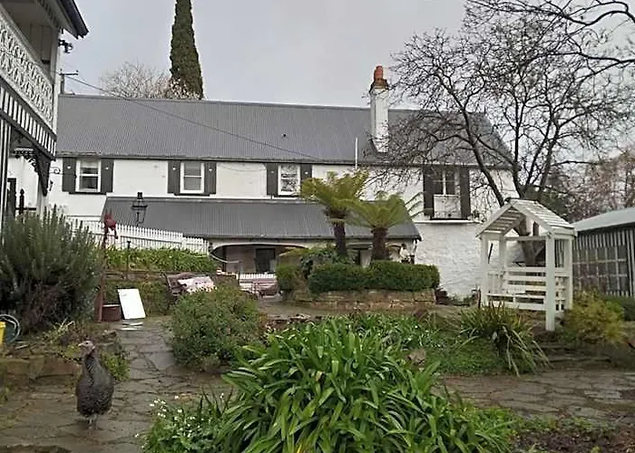 Old Colony Inn