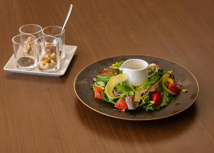 Courtyard By Marriott Honmachi