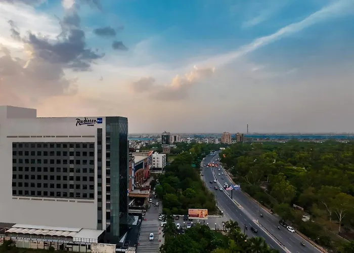 Radisson Blu Towers Kaushambi Delhi Ncr