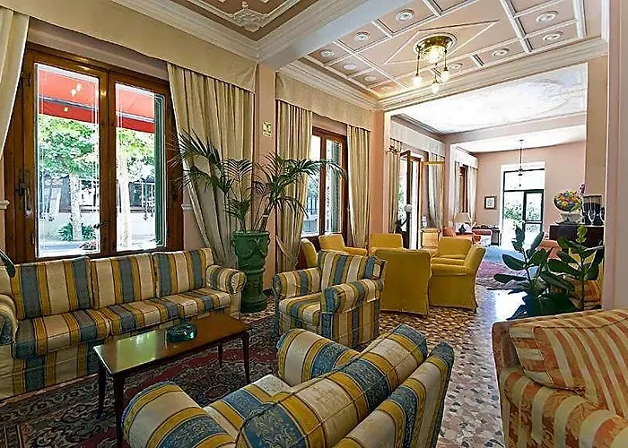 Hotel Maestoso
