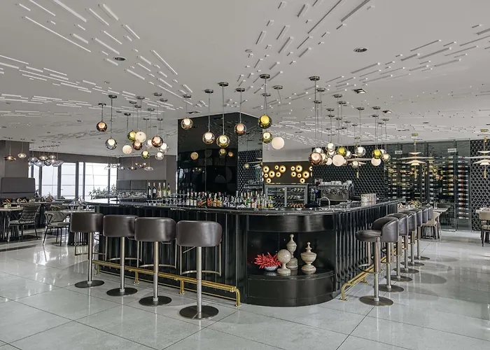Novotel Suites Manila At Acqua