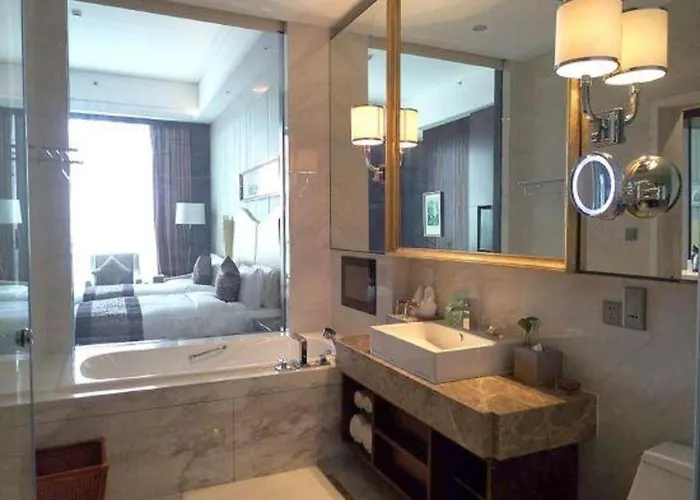 Bairun Zhenjiang International Hotel