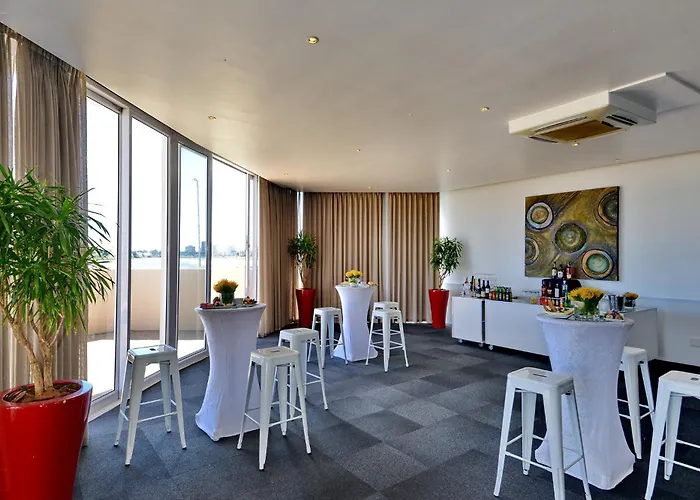 Lagoon Beach Hotel&Spa