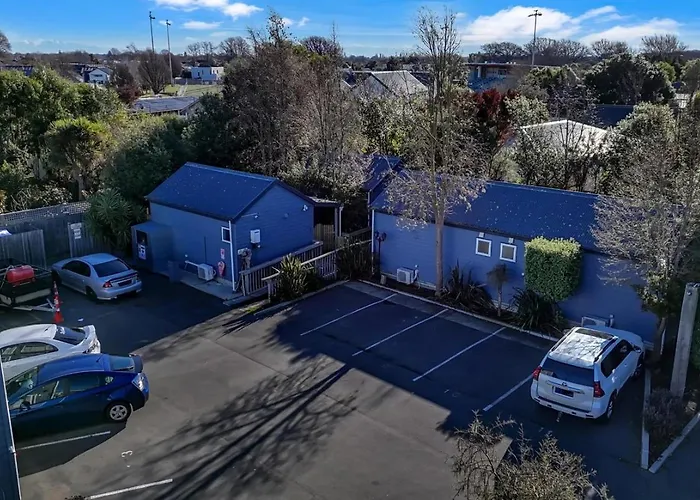 Cranford Cottages And Motel