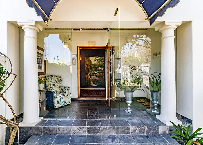 Batavia Boutique