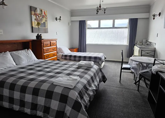 Hotel Motueka Backpackers, Loud Live Music Friday Saturday Nights
