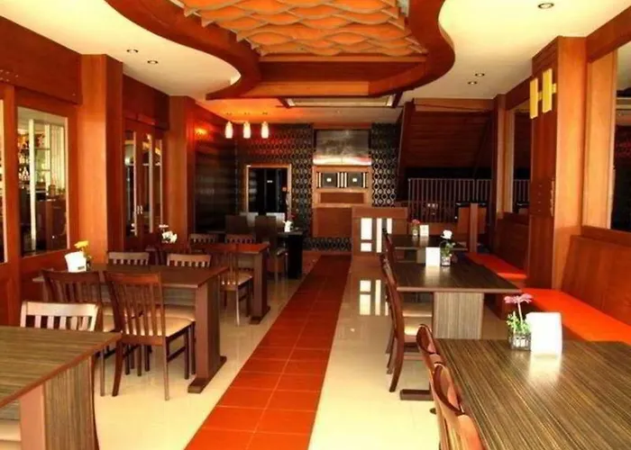 Triple Rund Place Hotel