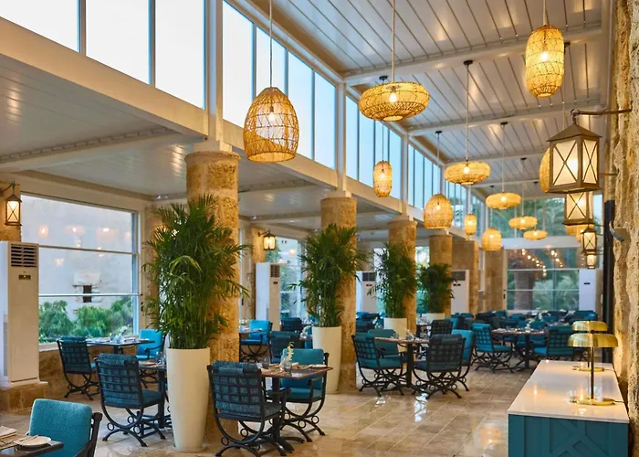 Moevenpick Resort & Spa Dead Sea Sweimeh