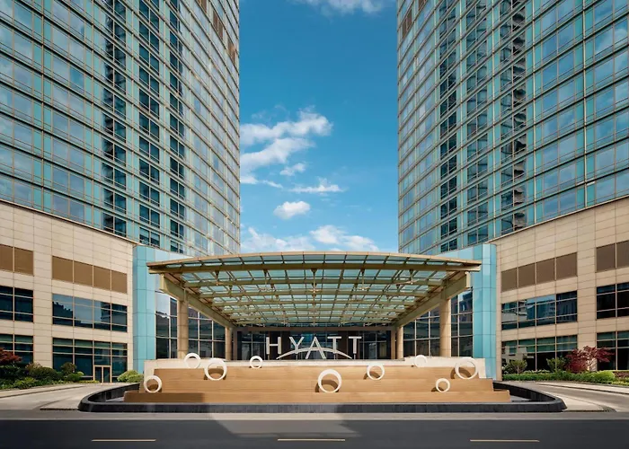 Hyatt On The Bund Shanghai - A Grand Hyatt Hotel
