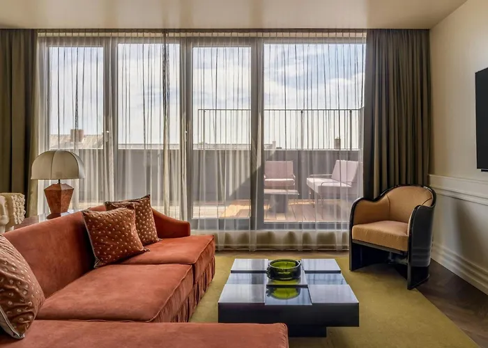 Roomers Munich, Autograph Collection