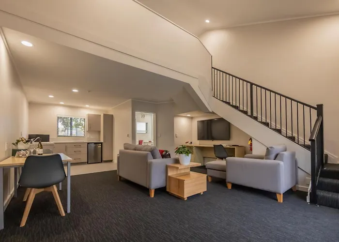 Aubyn Court Spa Motel