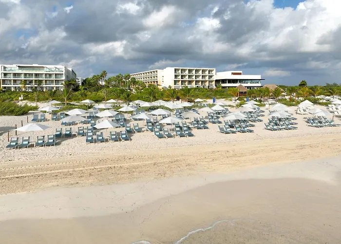 Family Selection At Grand Palladium Select Costa Mujeres