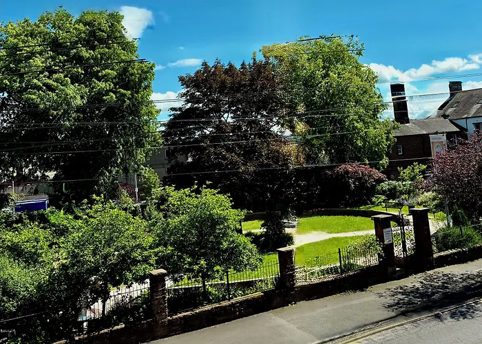 Brooklands 5 Star Guest House