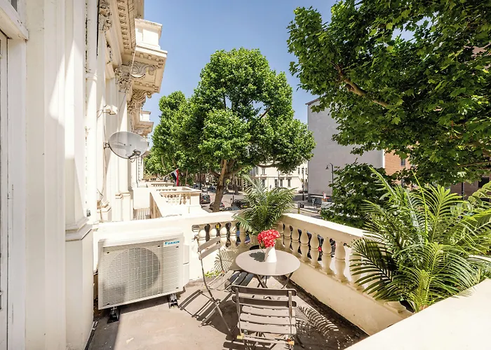 Queensgate Court Apartments