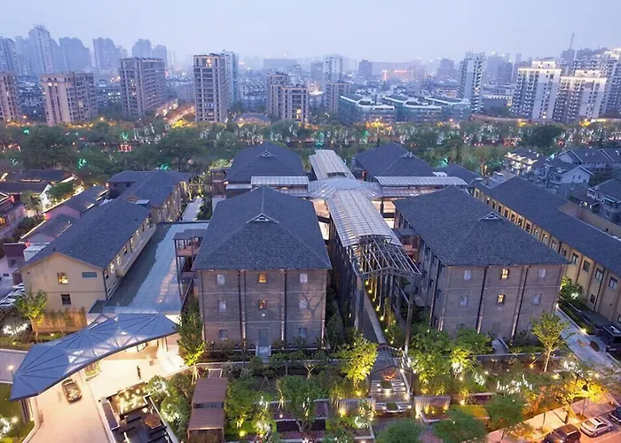 Cheery Dragon Canal Hotel Hangzhou - Intangible Cultural Heritage Hotel