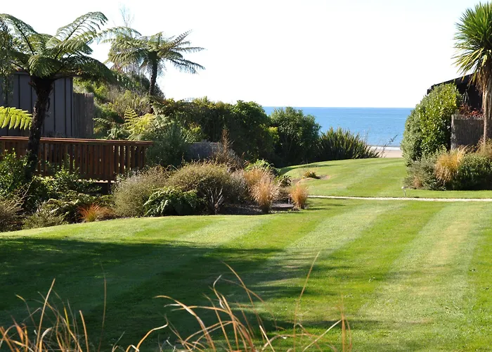 Adrift In Golden Bay- Absolute Beachfront Villas (Adults Only)