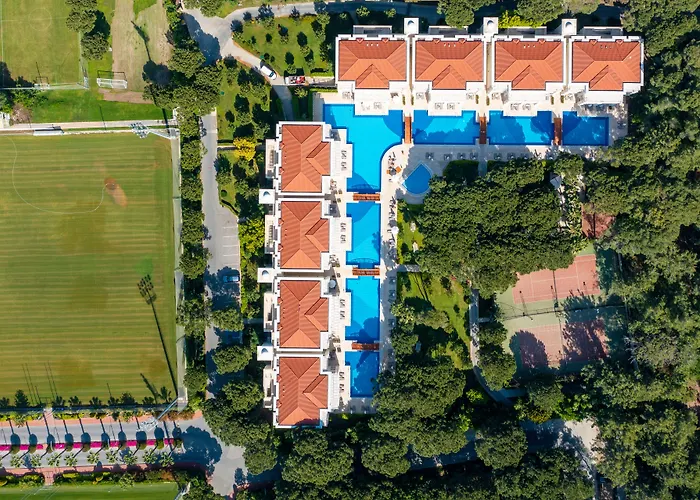 Bellis Deluxe Hotel & Heated For Winter Aqua Park
